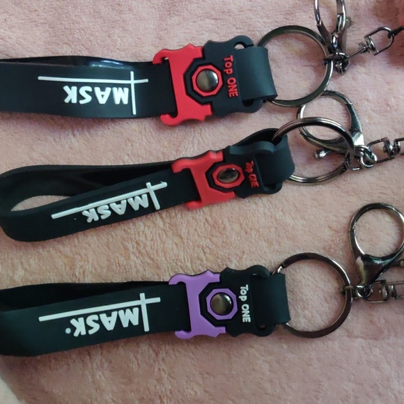 Top one teddy bear keychains you get all three - Picture 3 of 8